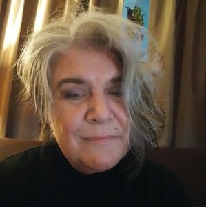 Meet your Posher, Dena